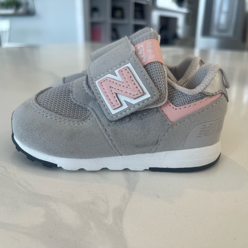 New balance girls size 4.5